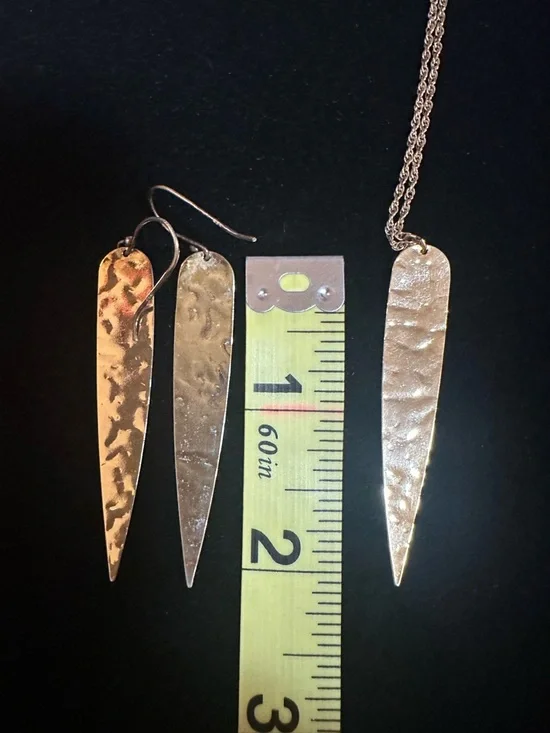 VINTAGE Holly Yashi -Hammered Gold Necklace & Earring Set - Picture 14 of 16